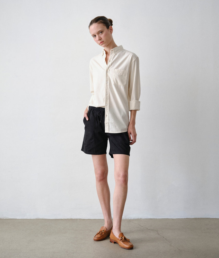 Woman wearing IOAN Ponya Drawstring Shorts in Iron 8